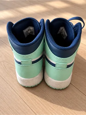 Nike Air Jordan 1 Mid Mystic Navy Mint Foam GS 6Y Women’s 7.5 thumbnail 3