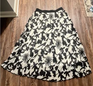 WD NY Black Floral Maxi Skirt thumbnail 1