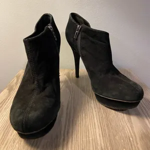 Tory Burch Cidnay Black Suede Platform Ankle Booties‎ 10 thumbnail 1