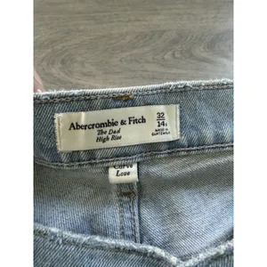 Abercrombie & Fitch The Dad High Rise Criss Cross Light Wash Jeans Size 14s/32 thumbnail 6