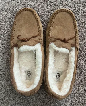 UGG Slippers thumbnail 1