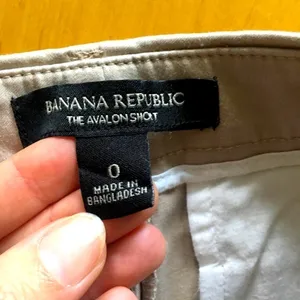 Banana Republic Khaki Tan Mid Rise Shorts Size 0 4 Inch Inseam thumbnail 3