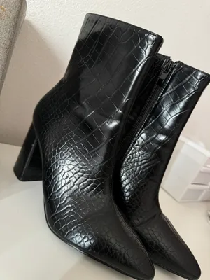 Black Heel Boots Size 6.5 thumbnail 3