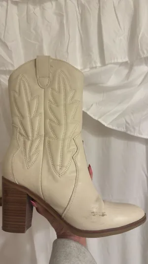 MIA Cowgirl White Boots thumbnail 5