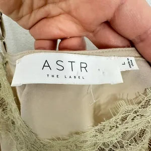 ASTR The Label Champagne Cream Lace Trim Cami Bodysuit Size L Feminine Delicate‎ thumbnail 4