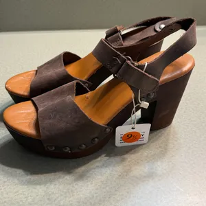 SOFIA MILANO Leather Chunky Heeled Sandals‎ Size 9 B14A Brown thumbnail 2