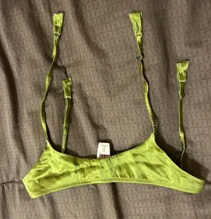 Victoria's Secret garter belt thumbnail 1