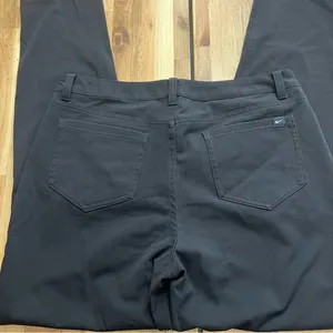 Nike Dri-FIT Black Pants Women’s Size 8 Medium Tapered Golf/Work Casual thumbnail 4