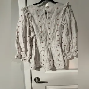Universal Threads Womens Top White Boho Floral Embroidered Eyelet Blouse Size L thumbnail 4
