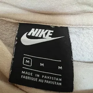 Nike‎ Women's Tan Cropped Hoodie Sweater size medium thumbnail 3