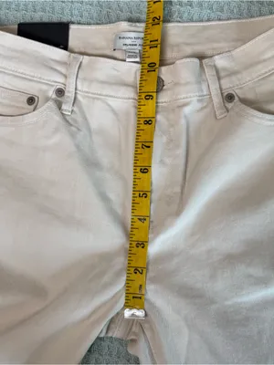 NWT Banana Republic Factory Girlfriend Jeans Womens 29/8 Ecru Cream Denim Pants thumbnail 8