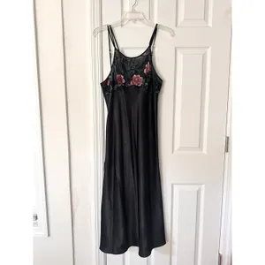 Vintage Y2K Secret Treasures Black Satin Floral Velvet Halter Slip Dress Neglige thumbnail 2