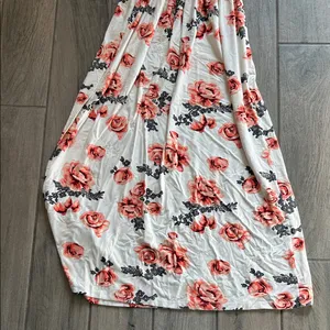 Hot Kiss Floral Off-Shoulder Maxi Dress thumbnail 4
