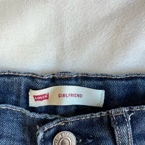 Levi's Blue Girfriend Jeans Size‎ 16 thumbnail 2