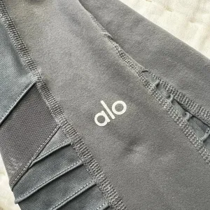 ALO YOGA‎ Moto Leggings in Anthracite Grey thumbnail 5
