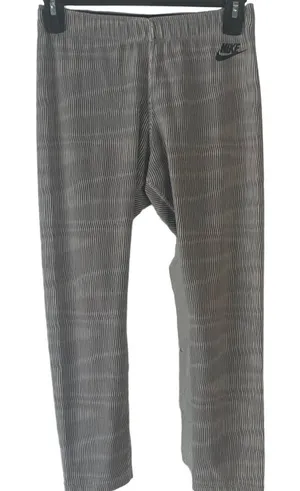 Nike‎ Women's Size Small Gray Printed Workout Activewear Cropped Leggings thumbnail 1