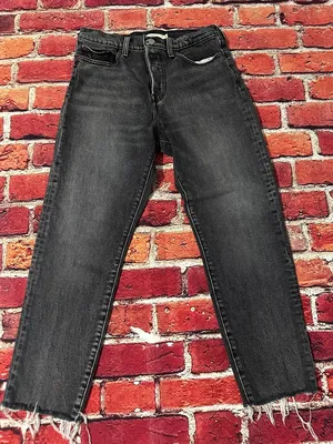 Women Levi’s jeans size 28 thumbnail 1