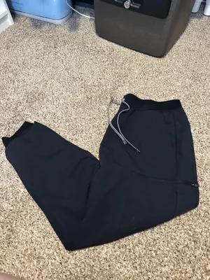 Fabletics Scrub Joggers thumbnail 3