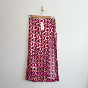 Urban‎ Outfitters | NWT UO High Slit Chain Detail 70s Geometric Midi Skirt Pink thumbnail 3