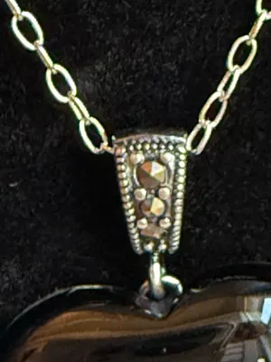 Gorgeous Silver toned heart pendant with intricate scrollwork design 🖤 thumbnail 7