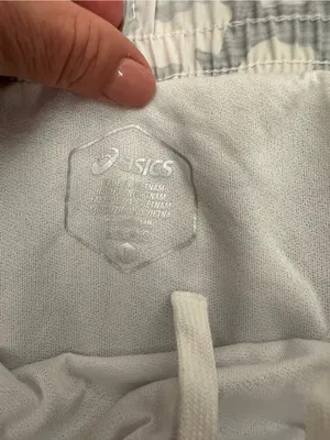 ASICS Athletic Lined Women’s Gray & White Camo Shorts Size L thumbnail 5
