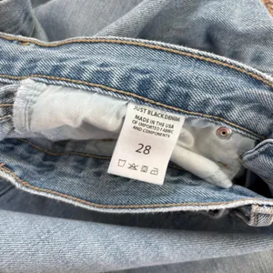 Just Black‎ Denim Straight Leg Jeans Size 28 Distressed Light Wash Made In USA thumbnail 8