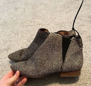 Madewell Gold Black Dotted Calf Hair Chelsea Ankle Boots Pointed Toe‎ Womens 7 thumbnail 1