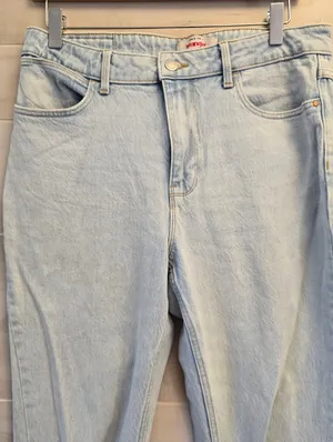 {10x32} Wrangler High Rise Fierce Flare Light Blue Denim Jeans Women's thumbnail 3