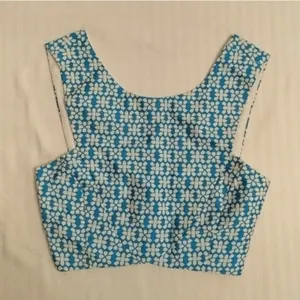 DO+BE NWOT blue and white patterned fitted crop top ccs thumbnail 1