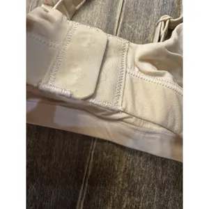 NWT SKIMS Fits Everybody Adaptive Triangle Bralette Size XXS‎ In Sand thumbnail 9
