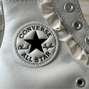 Converse All Star Chuck Taylor Hi Lift size 6.5 Vintage White Leather Ruffle thumbnail 4