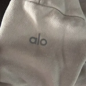 ALO chill crew neck thumbnail 5