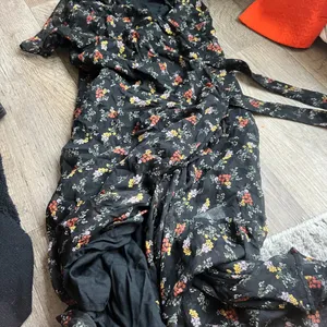 Abercrombie & Fitch black midi wrap dress floral orange and yellow floral size M thumbnail 6