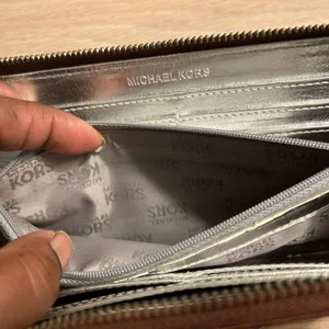 Michael Kors Brown Leather Wallet with Signature Nameplate thumbnail 7