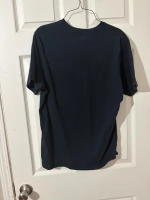 Black Nike shirt  thumbnail 2