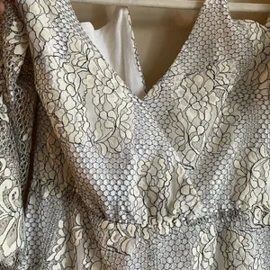 Elliatt white & black lace romper‎ thumbnail 5