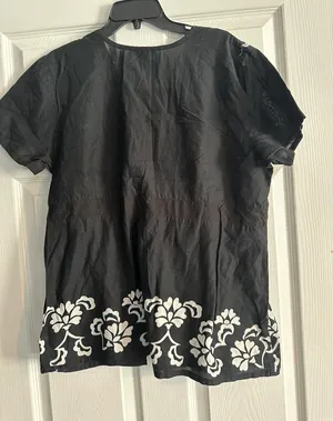 Landau short sleeve top is a size Medium. thumbnail 7