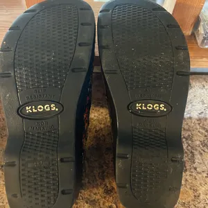 Klogs non-slip floral shoe. There‎ are some black off the toe and heel 7.5M thumbnail 4