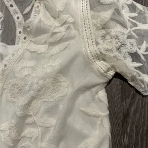 Beautiful Lace Top White Size XS thumbnail 3