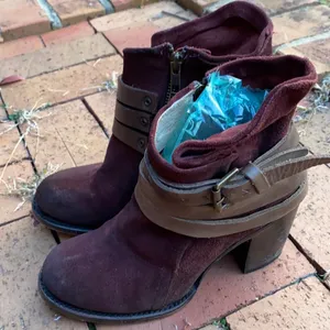 Freebird by Steven Blaze Booties Burgundy Maroon Suede‎ Red Wine Stacked Heel Boot thumbnail 2