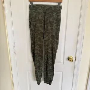 Lululemon Ready to Rulu Jogger Heritage Camo Dark Olive Green Twill thumbnail 3