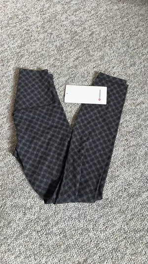Brand new lululemon align jacquard pants size 25” thumbnail 4