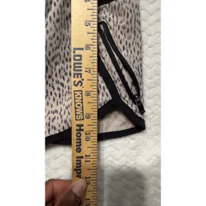 Lululemon Choose a Side Reversible Shorts Tan Black Animal Print Size 8 thumbnail 7