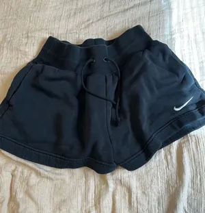Nike Shorts thumbnail 1