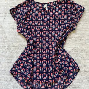 Live 4 Truth Navy/Coral Geometric Blouse (Size Small) thumbnail 4