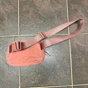Lululemon Everywhere Belt Bag Fanny Pack *1L Deco Pink thumbnail 12