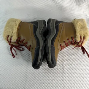 Clarks Collection Tan Leather Faux Fur Trim Winter Duck Boots Womens 7 Red Laces thumbnail 5