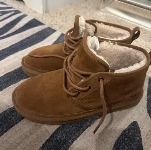 UGG Neumel Boots thumbnail 1