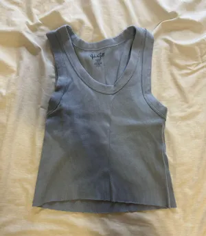 Gray Tank thumbnail 1