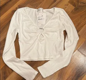 Elodie white ribbed‎ crop top heart detail size XS NWT thumbnail 1